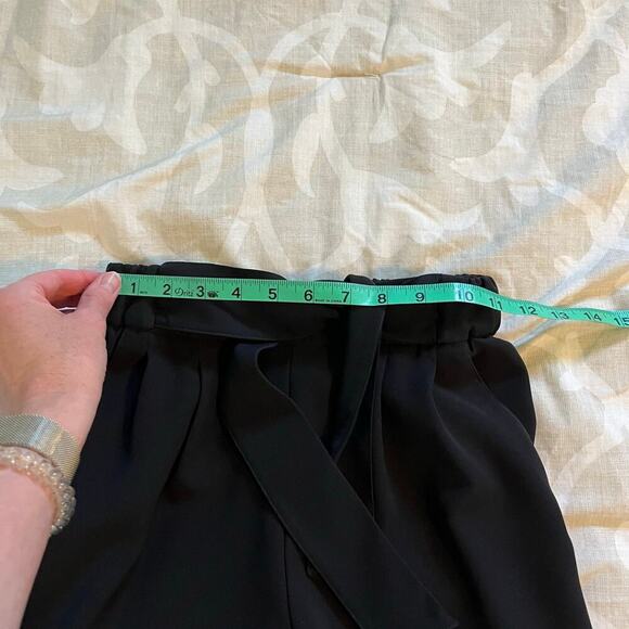 Lululemon Noir Crop
Black Style Number: W6AYAS size 2 - Picture 5 of 12